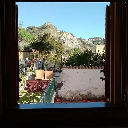 Maria גיארדיני נאקסוס